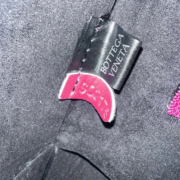 Bottega Veneta Tote Elegant Red Woven Tote Bag Full Zip - Picture 7 of 15